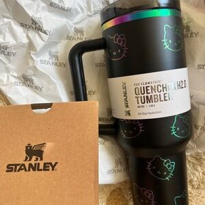 ✨40 oz Stanley Black Hello Kitty Quencher Tumbler✨